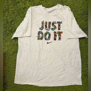 WHITE NIKE TEE